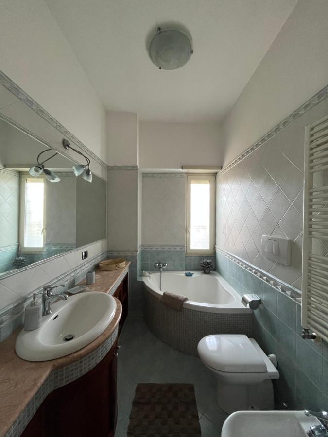 Attico Con Terrazza In Via Dei Traghetti Apartment Лидо ди Остия Екстериор снимка