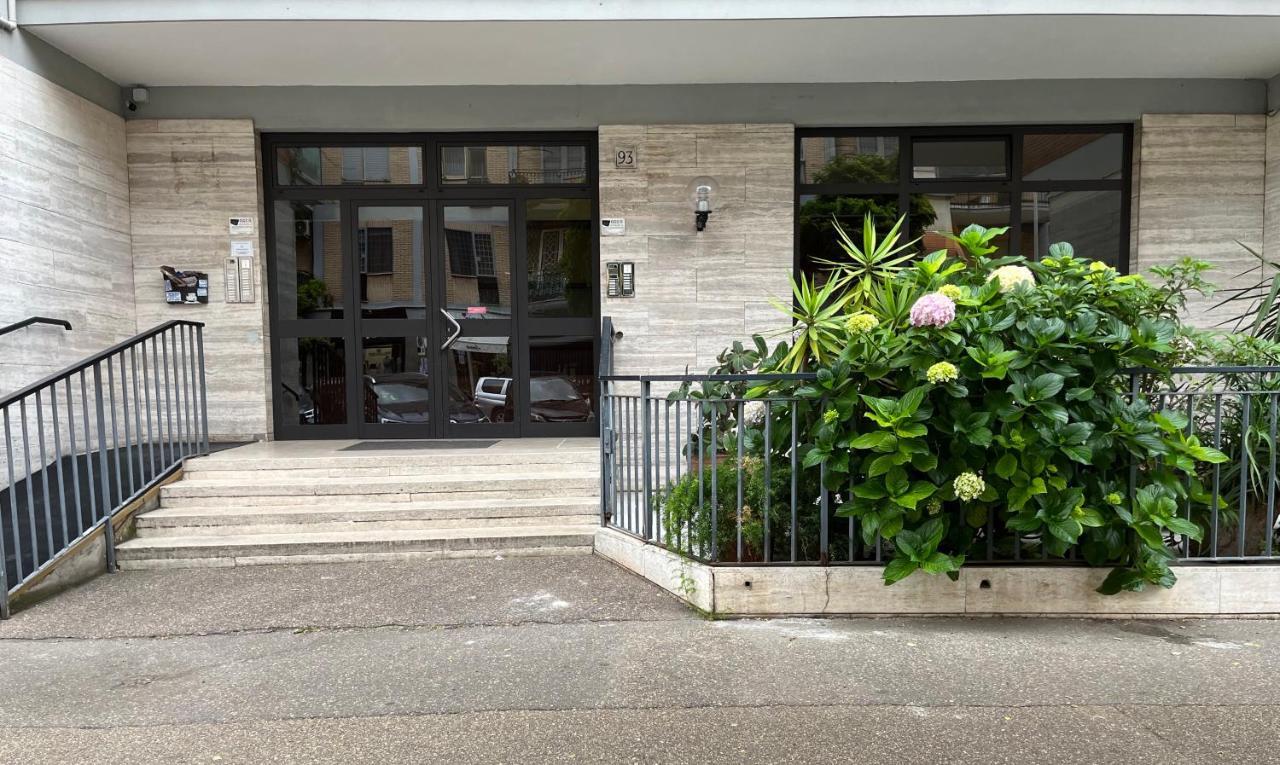 Attico Con Terrazza In Via Dei Traghetti Apartment Лидо ди Остия Екстериор снимка